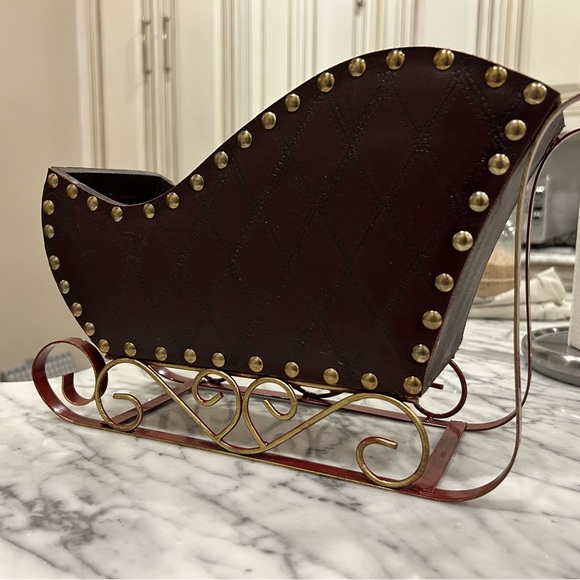 Tobacco Brown Gold Red Sleigh with Brass/Gold colored nail-pin/tacks - Picture 2 of 12